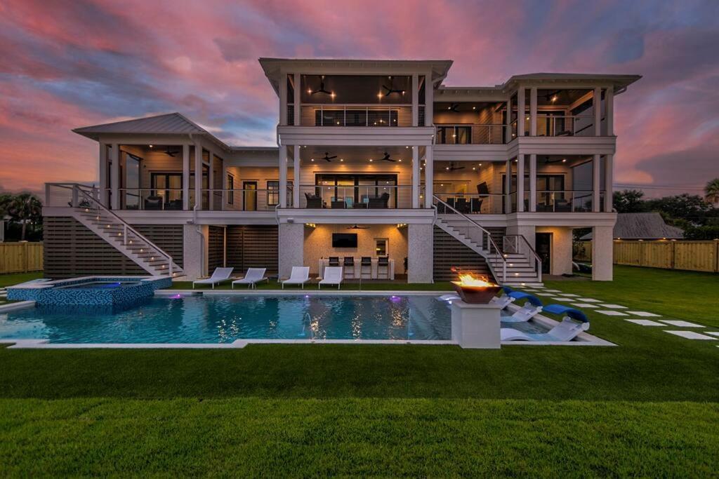 New Waterfront Home With Deep Water Dock Isle of Palms Bagian luar foto