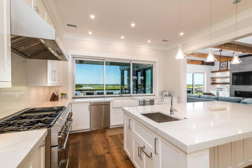 New Waterfront Home With Deep Water Dock Isle of Palms Bagian luar foto