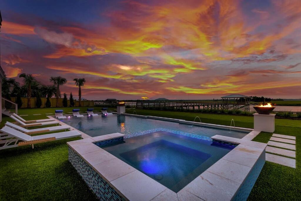 New Waterfront Home With Deep Water Dock Isle of Palms Bagian luar foto