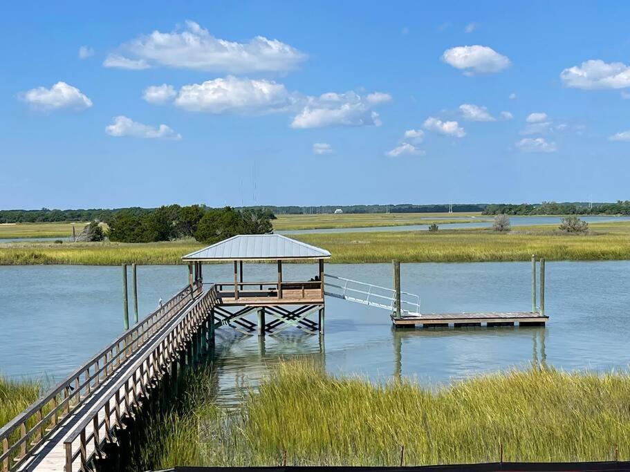New Waterfront Home With Deep Water Dock Isle of Palms Bagian luar foto