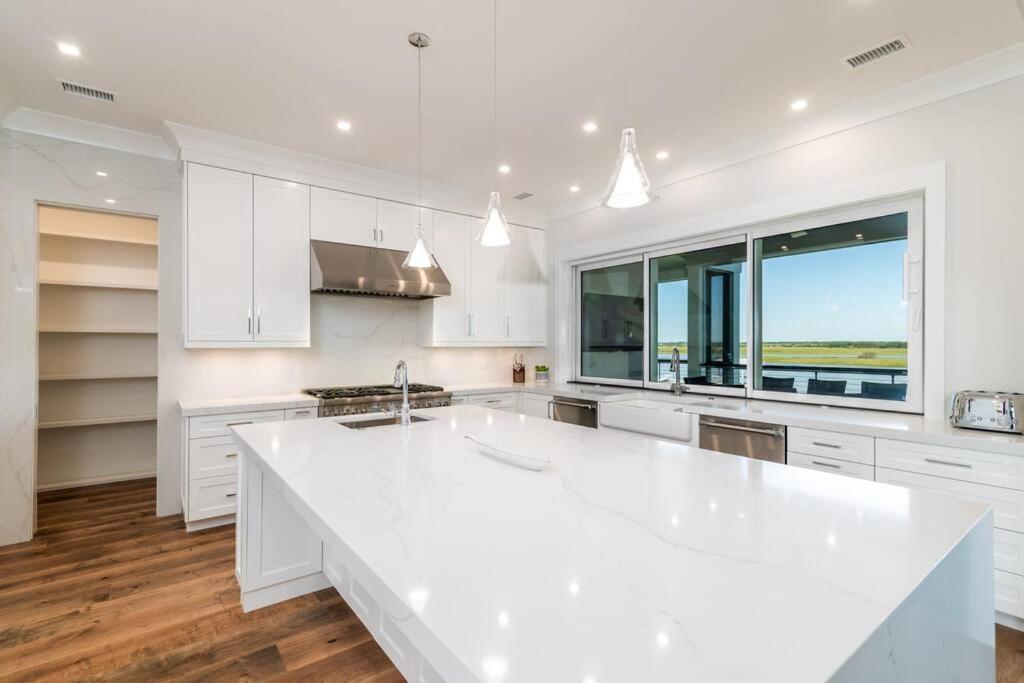 New Waterfront Home With Deep Water Dock Isle of Palms Bagian luar foto