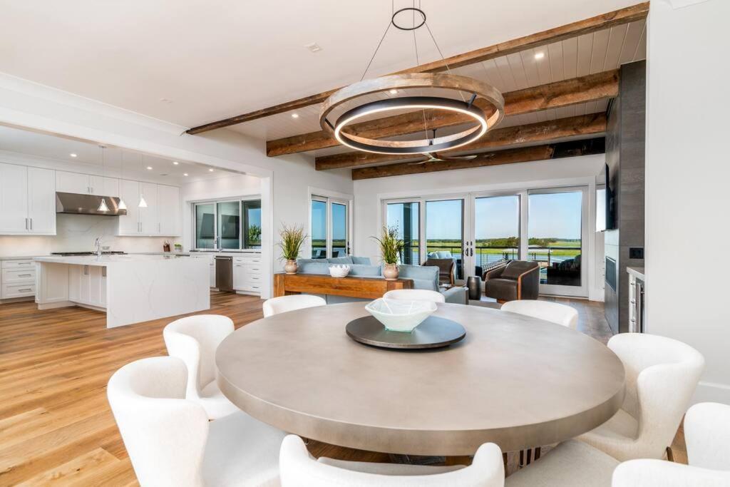 New Waterfront Home With Deep Water Dock Isle of Palms Bagian luar foto