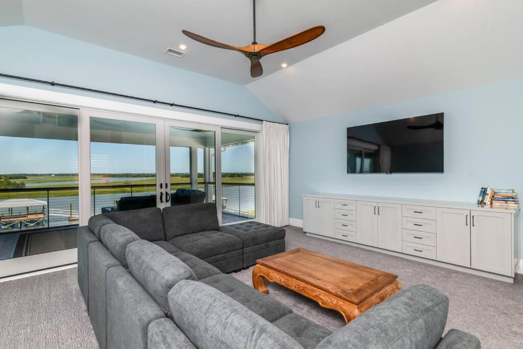 New Waterfront Home With Deep Water Dock Isle of Palms Bagian luar foto