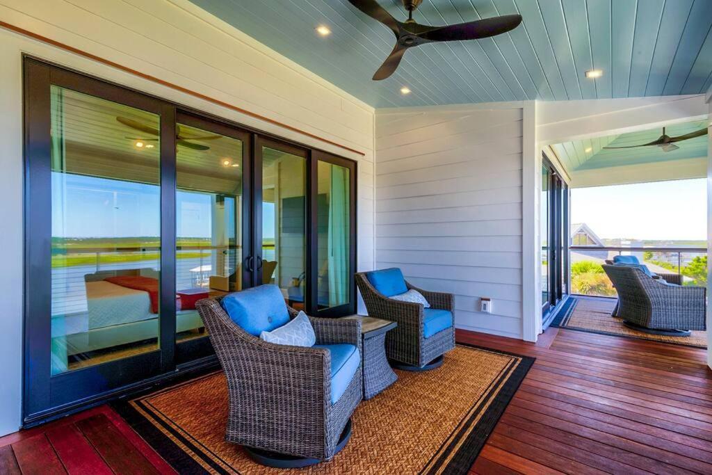 New Waterfront Home With Deep Water Dock Isle of Palms Bagian luar foto