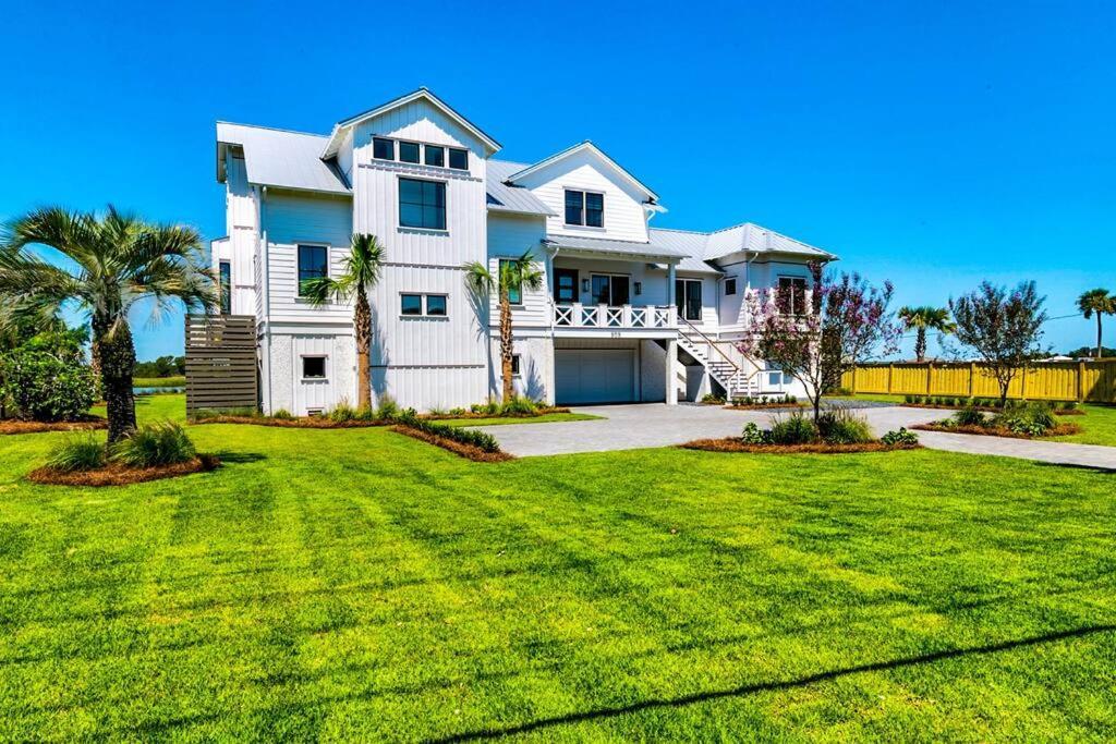New Waterfront Home With Deep Water Dock Isle of Palms Bagian luar foto